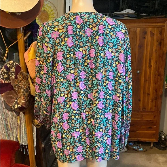 Spell Cha Cha Village Blouse - Picture 4 of 6